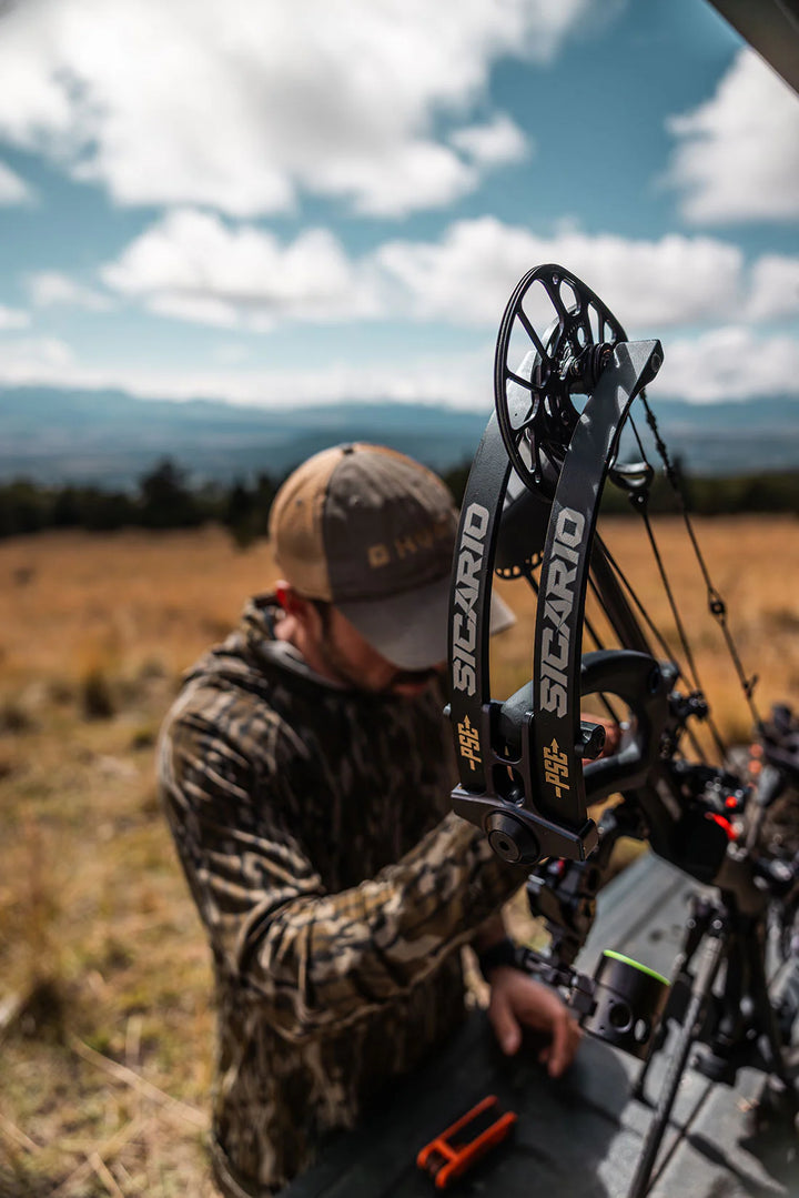 PSE 2026 Sicario Carbon Compound Hunting Bow